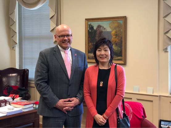 中国驻纽约总领事章启月访问我校迈阿密大学孔子学院