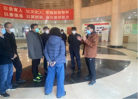 校领导检查英语四六级考试准备工作