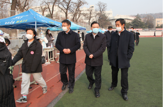 校领导深入一线检查并指导疫情防控工作
