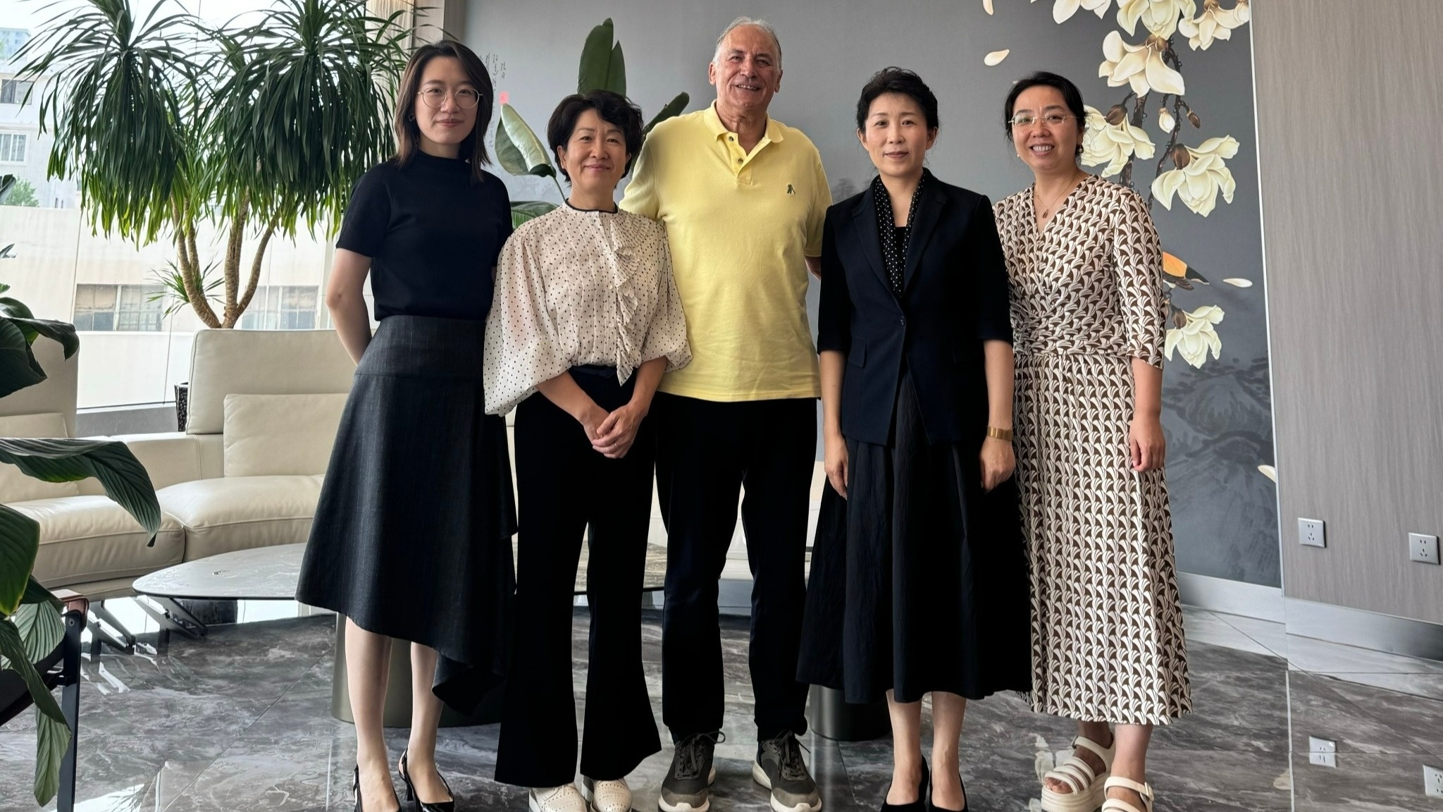 比利时布鲁塞尔自由大学教授访问我校