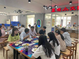 我校为毕业生举办“回味辽师·欢送骄子”饺子宴