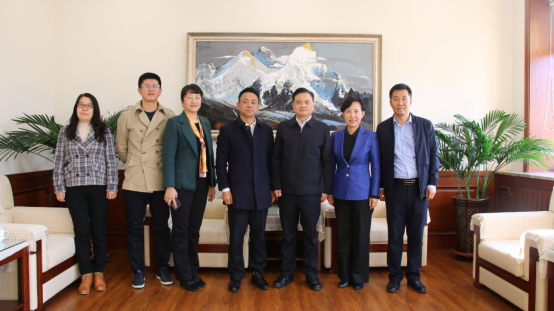 大连市委统战部副部长李范忠一行到我校调研