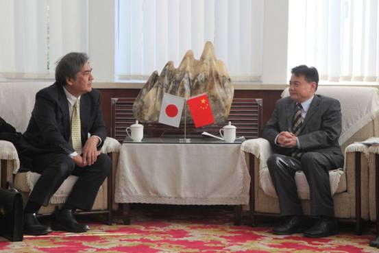 佐贺大学代表团一行访问我校