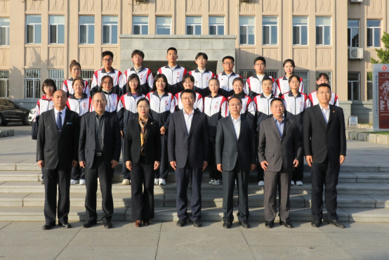 我校举办“校长有约 共话成长”新生代表座谈会