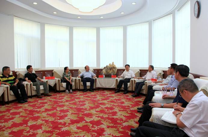 六盘水师范学院郁钟铭院长一行访问我校