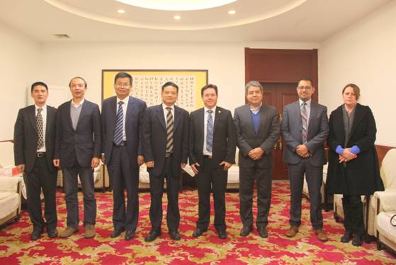 墨西哥理工大学新计算创新中心主任Dr.Camacho先生一行到访我校