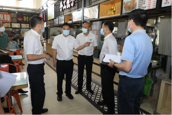 校党委书记李雪铭、纪委书记肖继光检查平安辽师建设工作落实情况