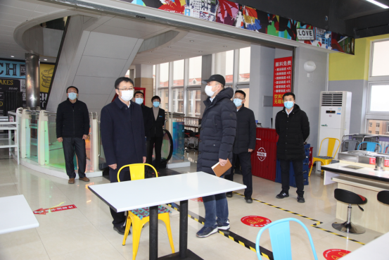 校领导走访在校学生，检查疫情防控重点场所