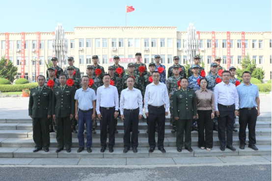 我校举行2021年秋季大学生应征入伍欢送仪式