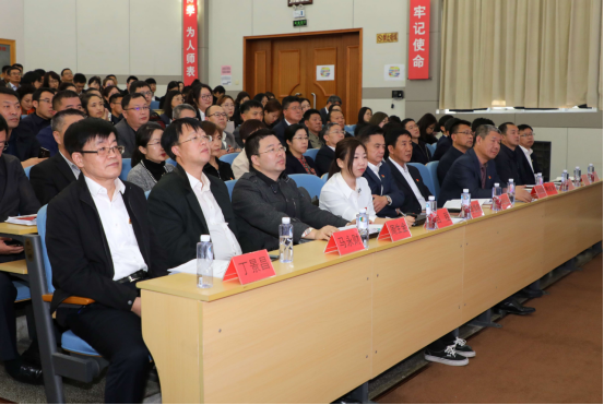 我校党委书记宫福清同志带头讲党课