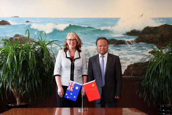 澳大利亚驻华大使一行访问我校