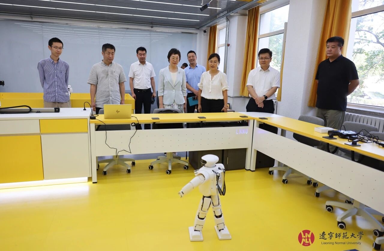 校领导走访检查新学期开学准备工作