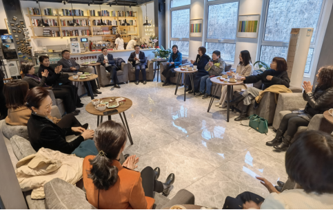 我校召开庆祝“三八”国际劳动妇女节教师座谈会