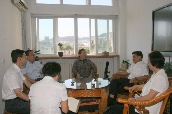 校领导教师节走访慰问一线教师