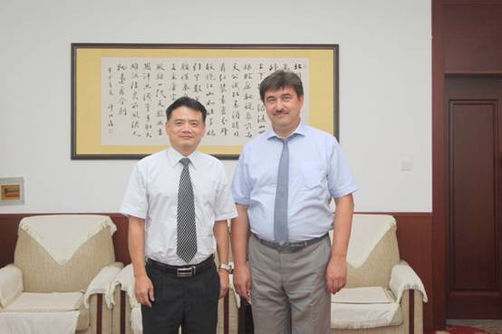 校长李雪铭会见俄罗斯西伯利亚国立科技大学校长一行