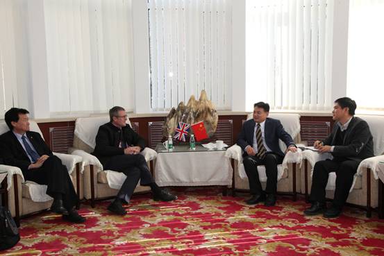 英国哈德斯菲尔德大学副校长一行访问我校