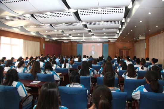 我校组织集中收看纪念红军长征胜利80周年大会