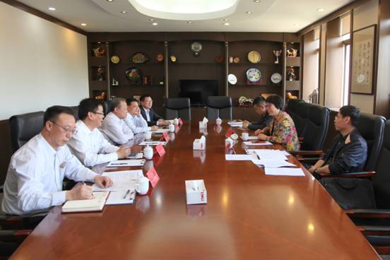 辽宁省政府教育督导室主任王燕玲一行到我校调研