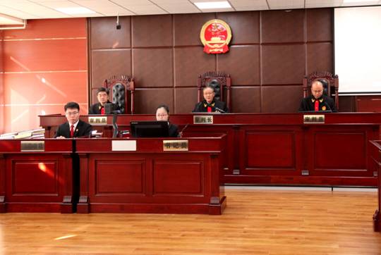 “庭审走进法学院”活动“第一槌”在我校敲响