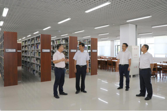 校领导深入基层检查新学期开学准备工作