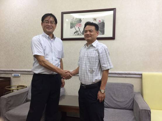 日本北陆大学理事长、校长小仓勤一行来我校交流访问