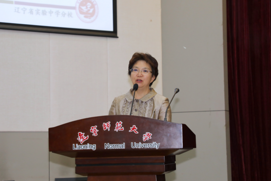 优秀校友、全国模范教师李兰芬来我校作报告
