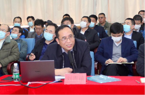 我校召开党委理论学习中心组（扩大）学习会