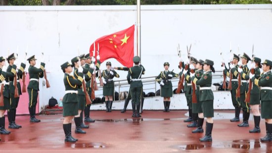 我校举行2025年秋季开学第一课暨升国旗仪式