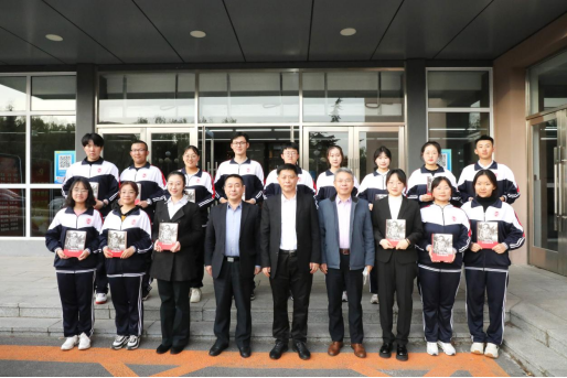 我校召开“校长有约，共话成长”2022级新生代表座谈会