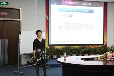 我校吴萍、贾舒涵老师在省高校思政课教学大赛中荣获一等奖